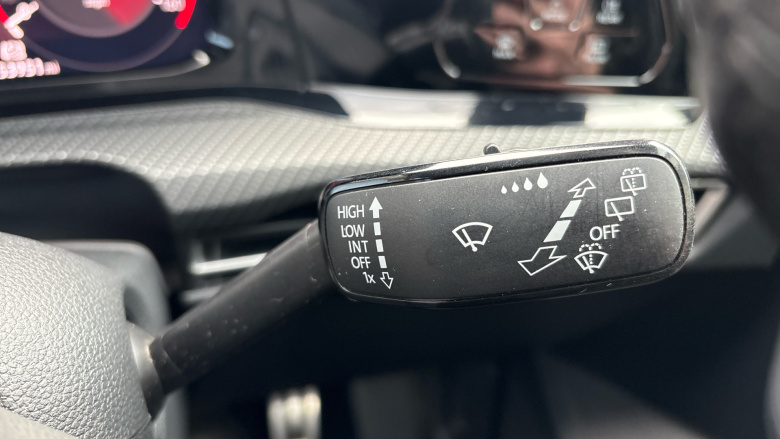 Volkswagen Golf 1.5 eTSI 150 R-Line 5dr DSG Petrol Hatchback